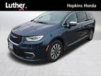 2022 Chrysler Pacifica Hybrid