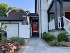 247 8th Ave #2, Sea Cliff, NY 11579