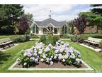 23 Weaver Dr #02-2B, Massapequa, NY 11758