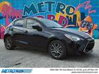 2020 Toyota Yaris Hatchback LE