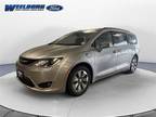 2017 Chrysler Pacifica Hybrid