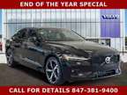 2024 Volvo S60 Plus Dark Theme