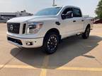 2017 Nissan Titan