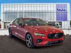2024 Volvo S60 Plus Dark Theme