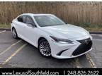 2023 Lexus ES 300h