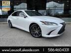 2022 Lexus ES 250