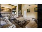 Clean Room for Rent in Spectacular neighborhood - $950/month !!!