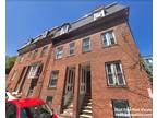 Two Bed-bed-split Style With Lots Of Closet Spa...