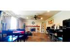 Three Bedroom In Orange