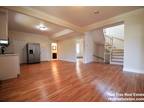 Newly Gut Renovated Luxury 6 Bedrooms 2 Bathroo...