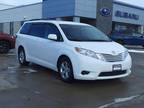 2017 Toyota Sienna LE