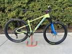 Santa Cruz Highball Medium with Onyx Hubs and SID Fork