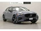 2024 Volvo S60 B5 Core Dark Theme