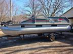 1989 tracker bass buggy 18 pontoon
