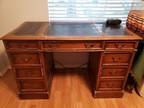 Kids desk