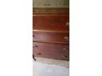 Antiqur dresser