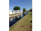 Nice little 1bed trailer on Canal