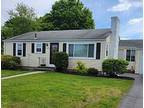 Awesome 3 Bedroom House. 43 Elm Dr, Cranston, Ri 02920