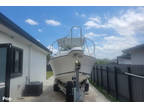2002 Robalo R235