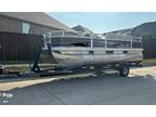 Sun Tracker Bass Buggy 18 DLX