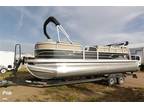 Sun Tracker Party Barge 22dlx