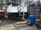 Evolution 22 Party Deckboat