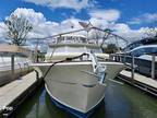 Chris-Craft Commander 42