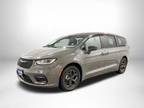 2022 Chrysler Pacifica Hybrid Limited