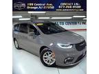 2022 Chrysler Pacifica Touring L Van 4D