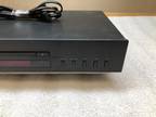 YAMAHA CD-S303 Black CD Player High Sound Quality Auto Play Function USB Input