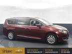 2019 Chrysler Pacifica Touring L Front-Wheel Drive Passenger Van