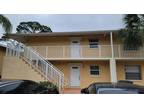 960 La Costa Cir #2, Sarasota, FL 34237