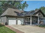 Lovely Family House. 7608 Russell Rd, Prairie Village, Ks 66204
