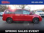 2015 Dodge Grand Caravan Passenger SE Minivan 4D