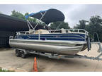 2017 Sun Tracker 22DLX Fishing Barge