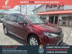 2018 Chrysler Pacifica Touring L Minivan 4D