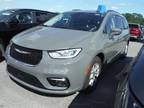 2022 Chrysler Pacifica Touring L Front-Wheel Drive Passenger Van