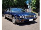 2000 Jaguar XJ8 Vanden Plas