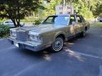 1988 Lincoln Town Car Silver, 67K miles
