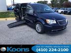 2016 Chrysler Town & Country Touring-L
