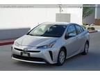 2021 Toyota Prius L 5dr Front-Wheel Drive Hatchback