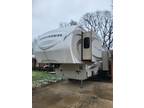 2015 Thor Motor Coach Fifth Wheel RV For Sale in Westerville, Ohio 43081