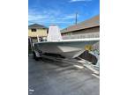 21 foot NauticStar Shallow Bay 214xts