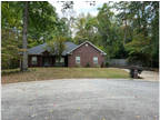 2406 Oakbrook, Benton AR 72015 - Beautiful brick front 3br 2ba on cul-de-sac
