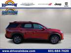 2023 Nissan Pathfinder SV