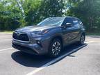 Used 2024 Toyota Highlander for sale.