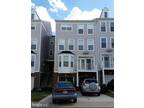Spacious Bedroom/Office and Private Full Bath in Herndon Townhouse