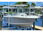 2019 Robalo R272