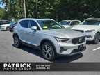 2025 Volvo XC40 Core Bright Theme