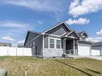 1522 W Bonneville St, Moses Lake, Wa 98837 : Awesome House